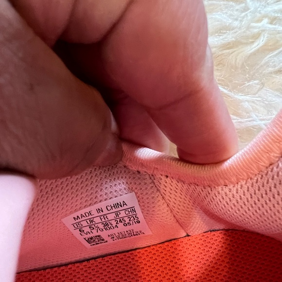 Adidas - Picture 6 of 8